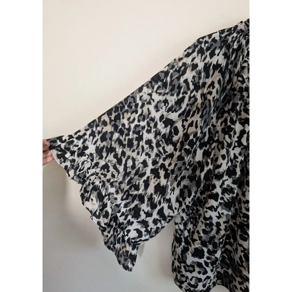 Vince Camuto Top Printed Mock-Neck Cutout Ruffle Sleeve Animal Print Size Large